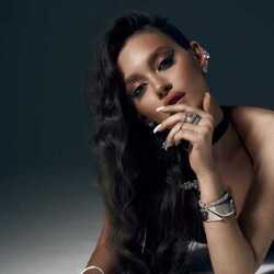 Шлюха Зуля 37981 Шлюха Зуля 37981